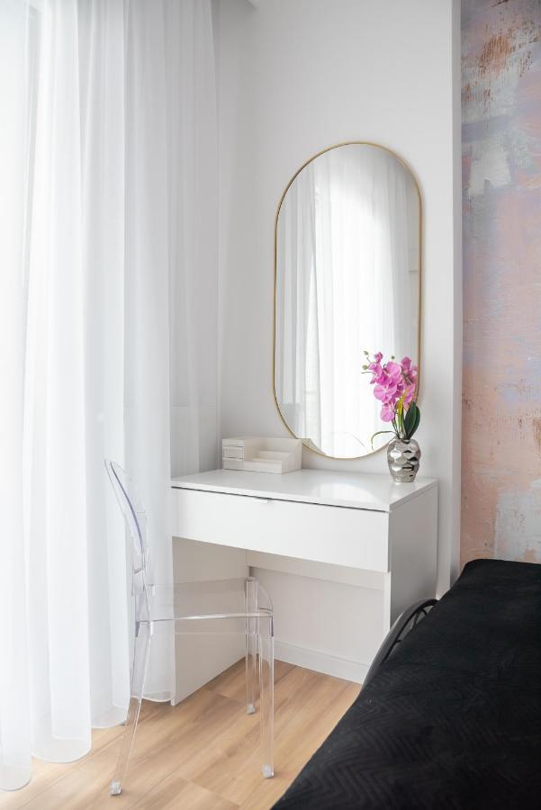 New Comfort 747 Apartment Warsaw